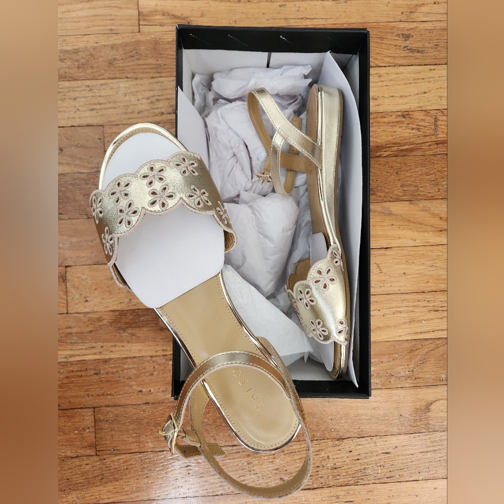Talbots gold daisy eyelet sandals